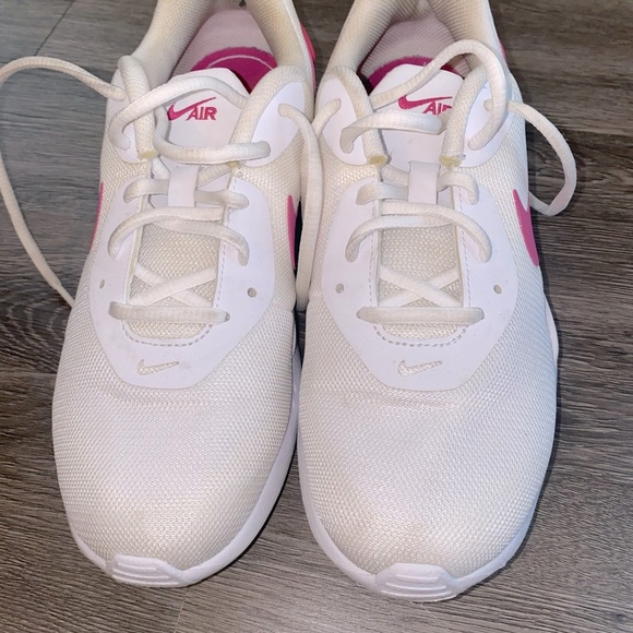 Nike Pink and White Women’s Sneakers | Size 8.5 - Picture 9 of 13